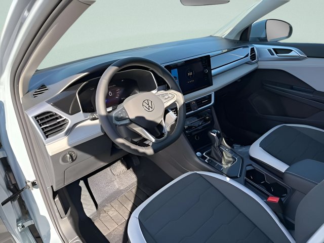 New 2026 Volkswagen Taos SE FWD image 9
