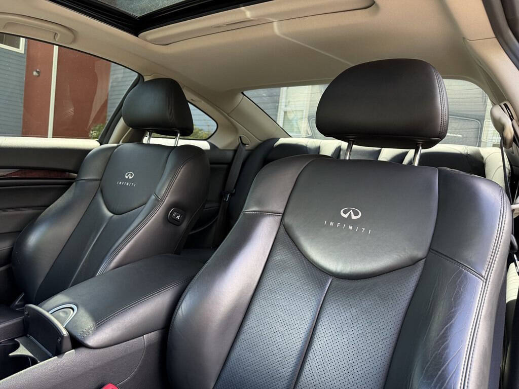 Used 2010 INFINITI G37 Journey w/ Premium Pkg RWD image 18