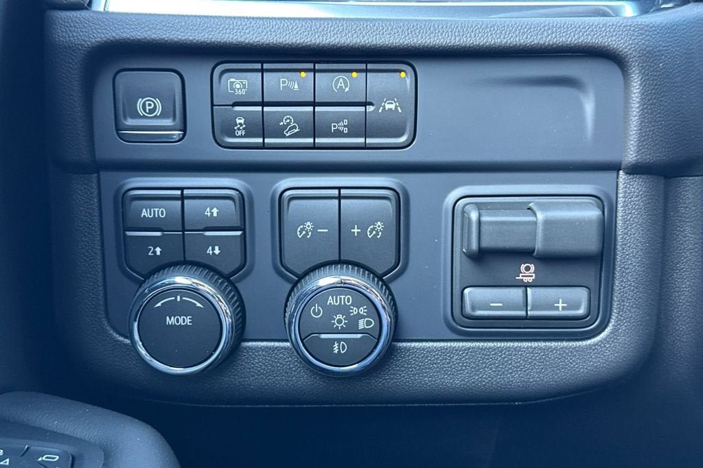 New 2026 Chevrolet Suburban Premier AWD/4WD image 30