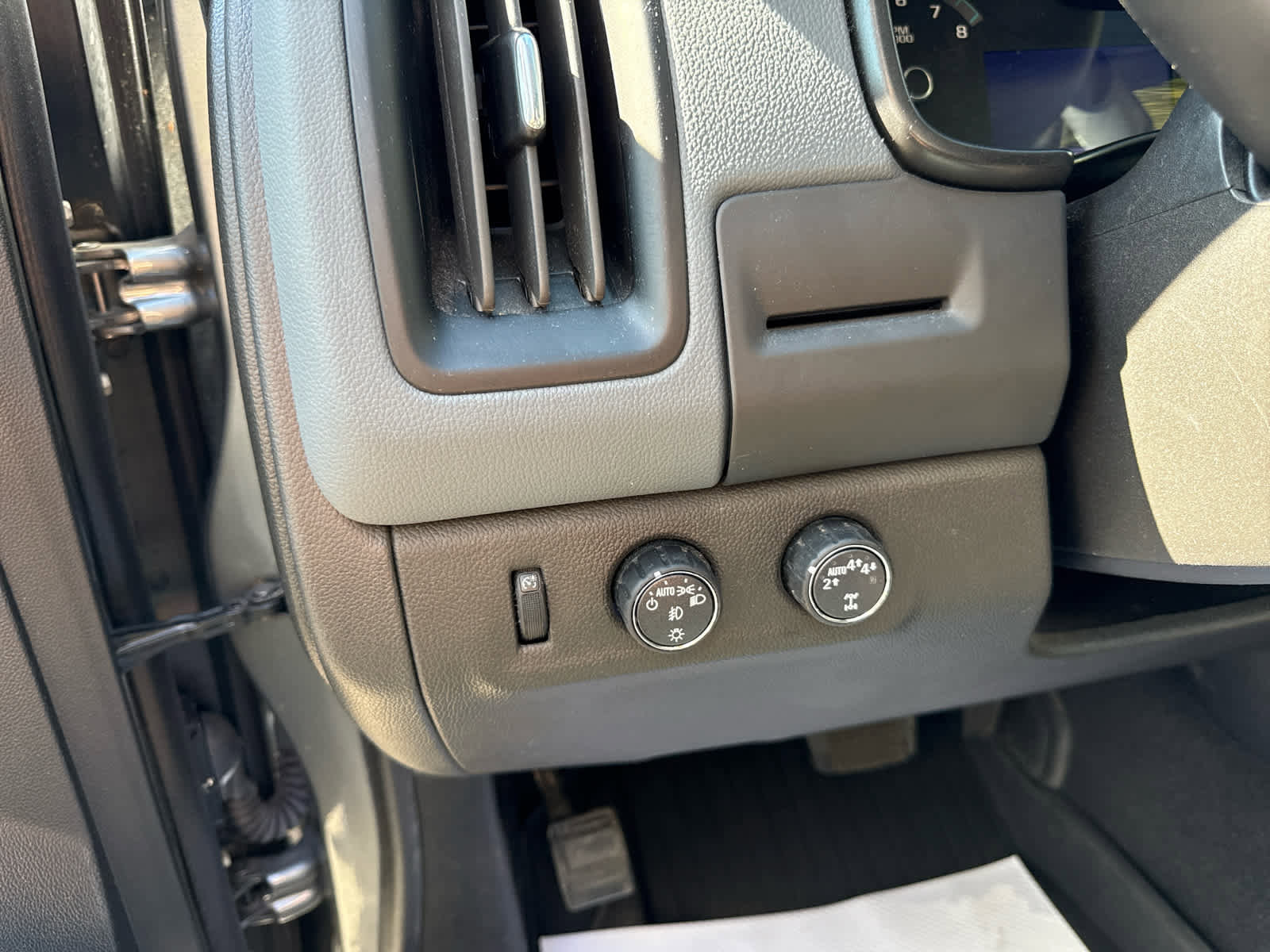 Used 2022 Chevrolet Colorado Z71 w/ LPO, Bed Guard Package image 12