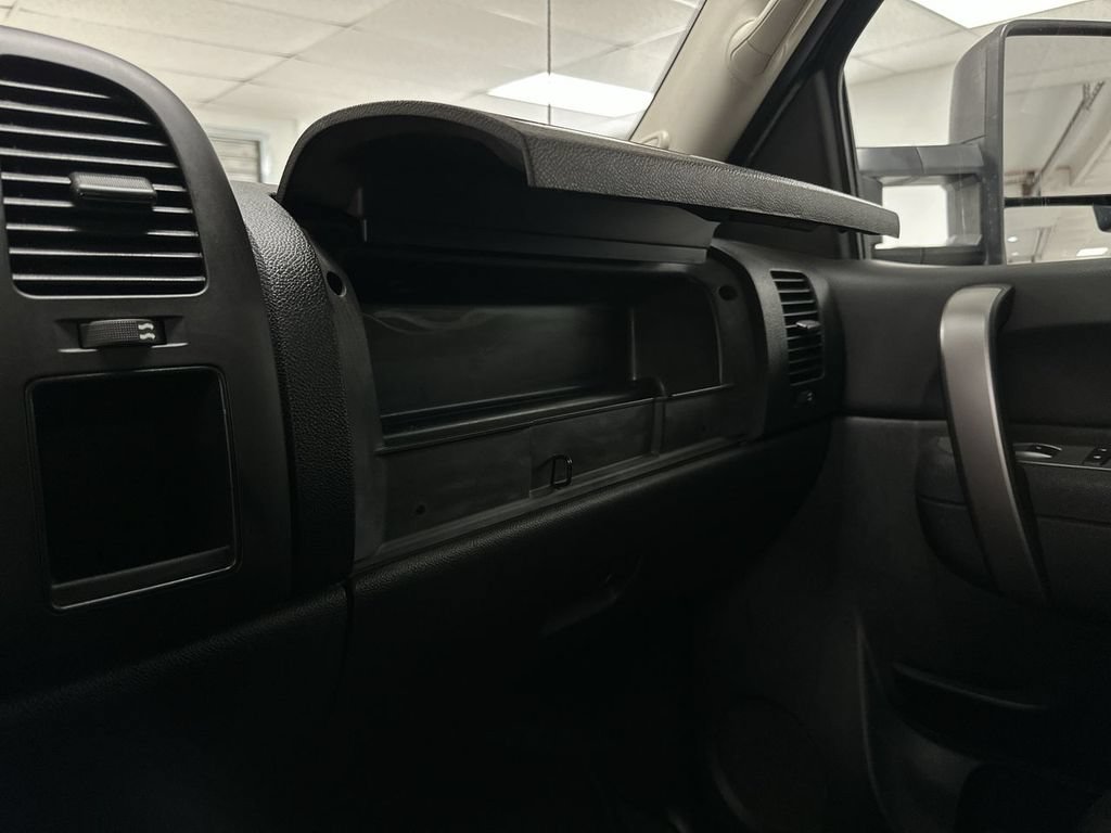 Used 2014 Chevrolet Silverado 2500 LT w/ Interior Plus Package AWD/4WD image 45