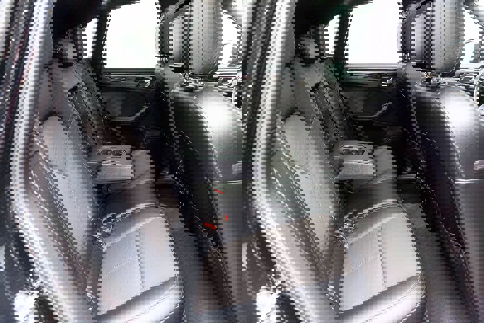 Used 2022 Porsche Macan image 12