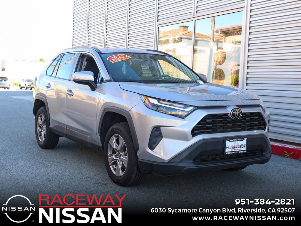 Used 2022 Toyota RAV4 XLE image 1