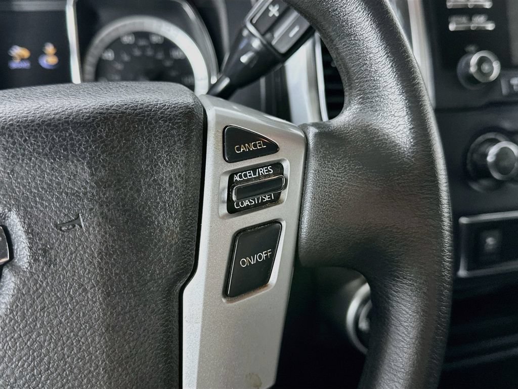 Used 2017 Nissan Titan SV AWD/4WD image 24