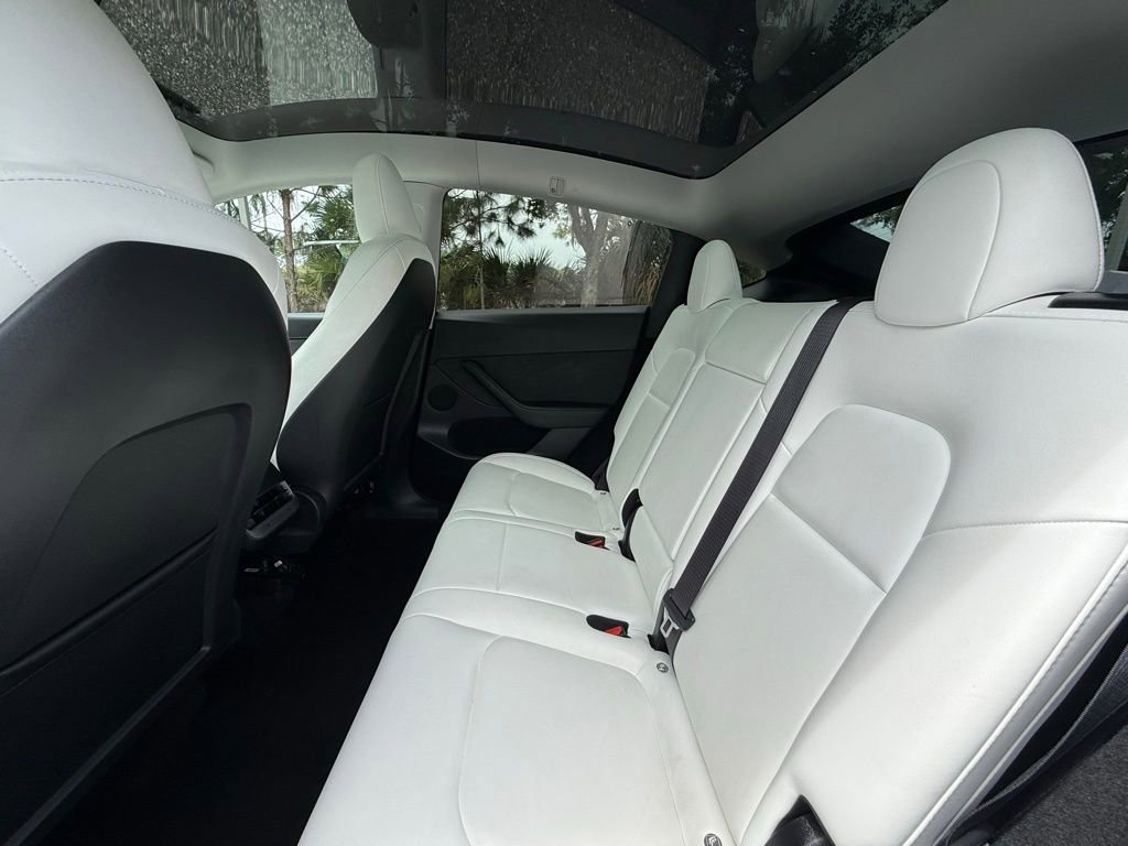 Used 2023 Tesla Model Y Performance image 16