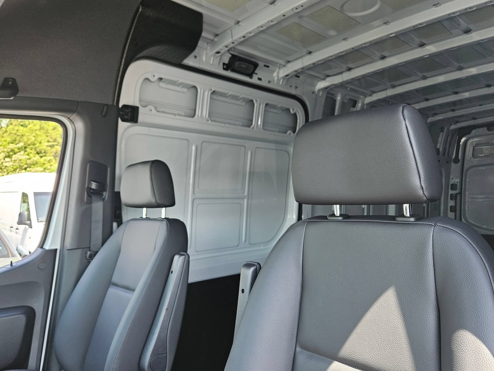 New 2025 Mercedes-Benz Sprinter 2500 image 9
