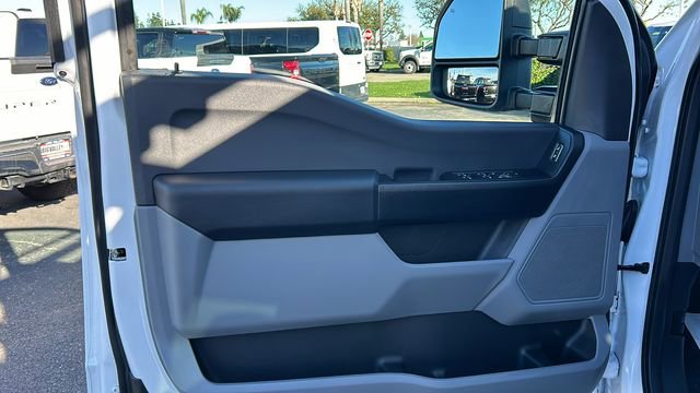 New 2026 Ford F550 4x4 SuperCab Super Duty image 13