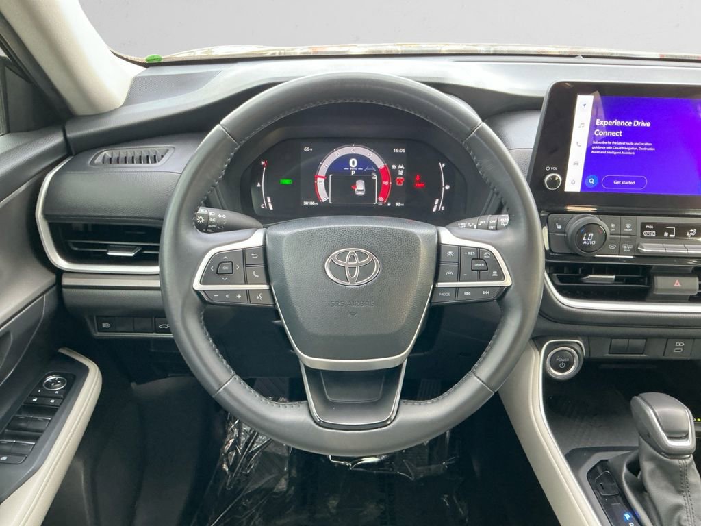 Used 2024 Toyota Grand Highlander XLE image 12