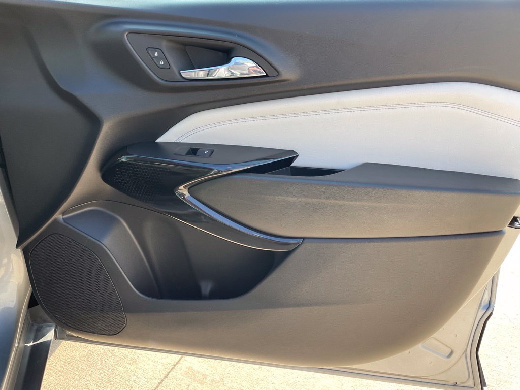 Used 2025 Chevrolet Trax LT FWD image 26