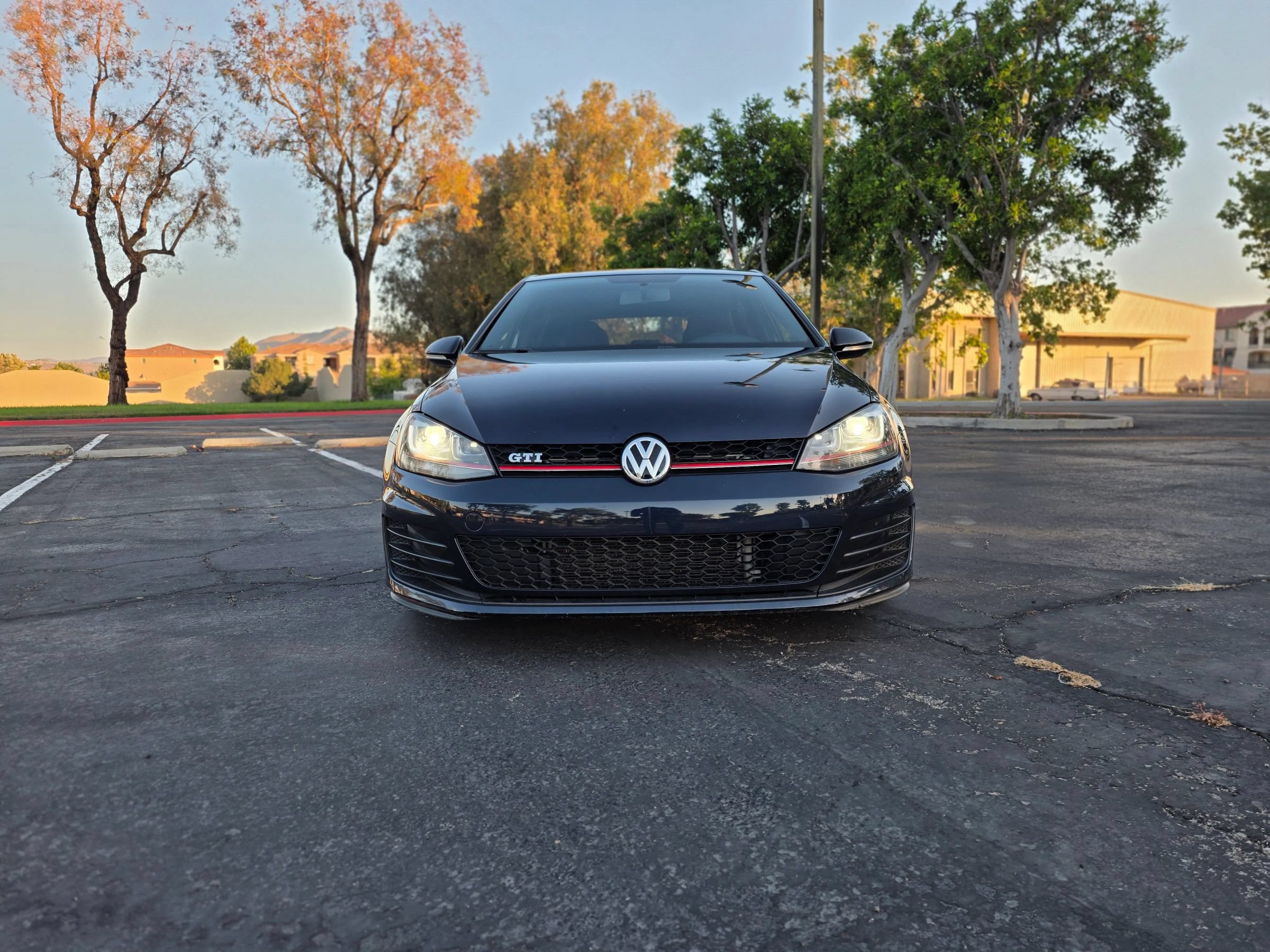 Used 2017 Volkswagen GTI Sport FWD image 2