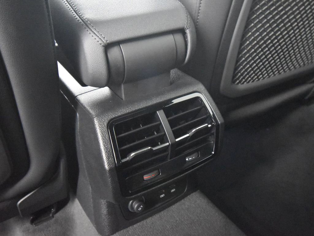 New 2025 Audi Q3 2.0T Premium image 36