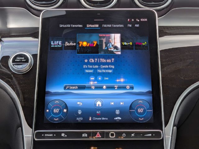 Used 2025 Mercedes-Benz GLC 300 4MATIC image 17