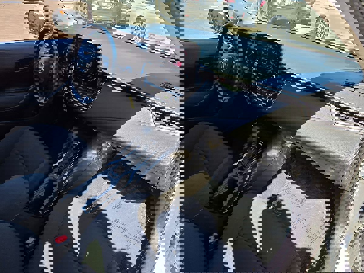 Used 2022 Toyota Corolla LE image 15