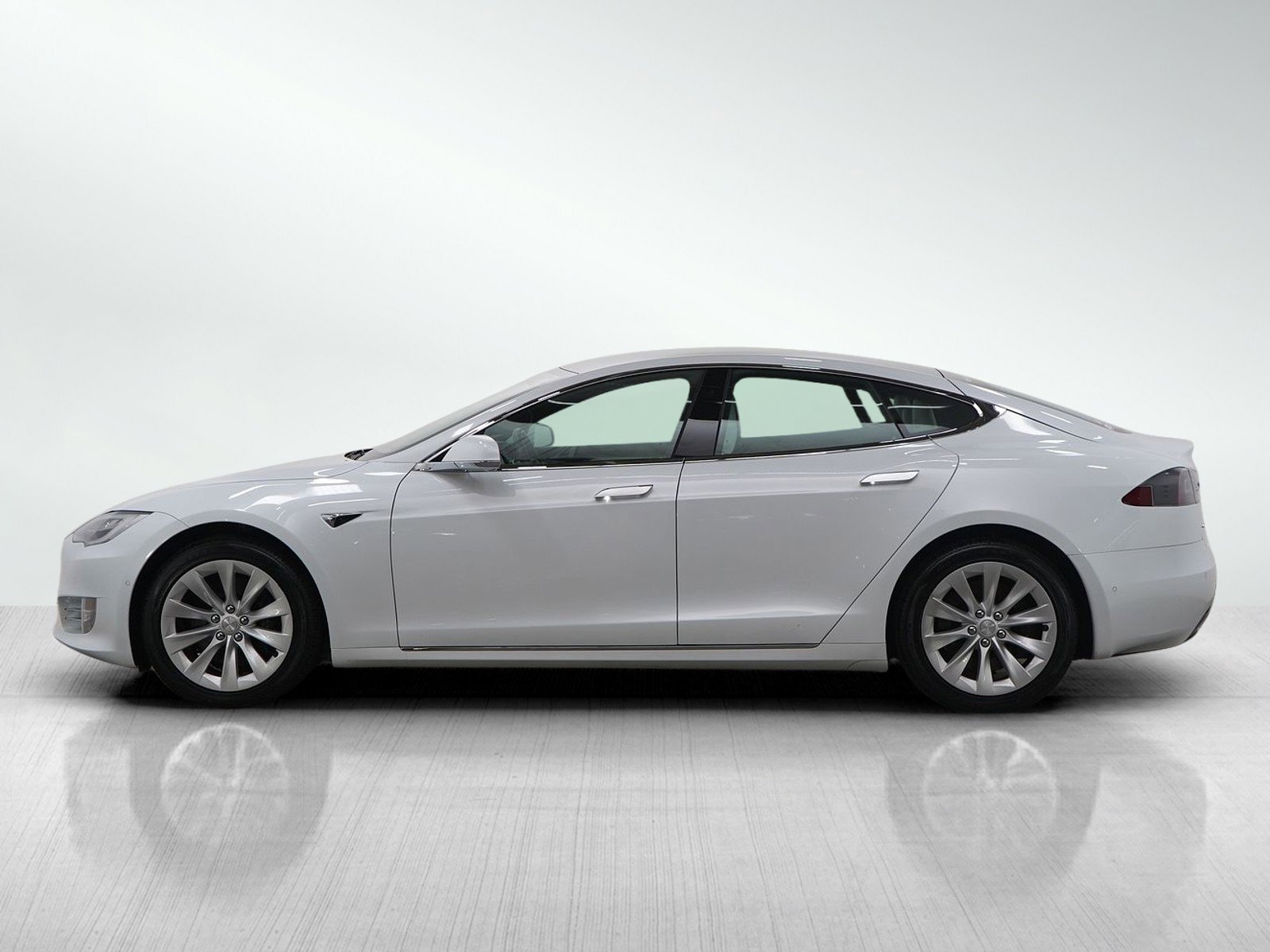 Used 2018 Tesla Model S AWD image 2