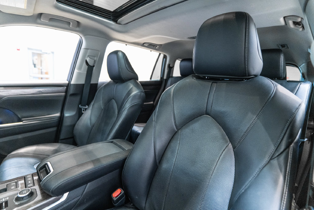 Used 2022 Toyota Highlander Limited AWD/4WD image 6