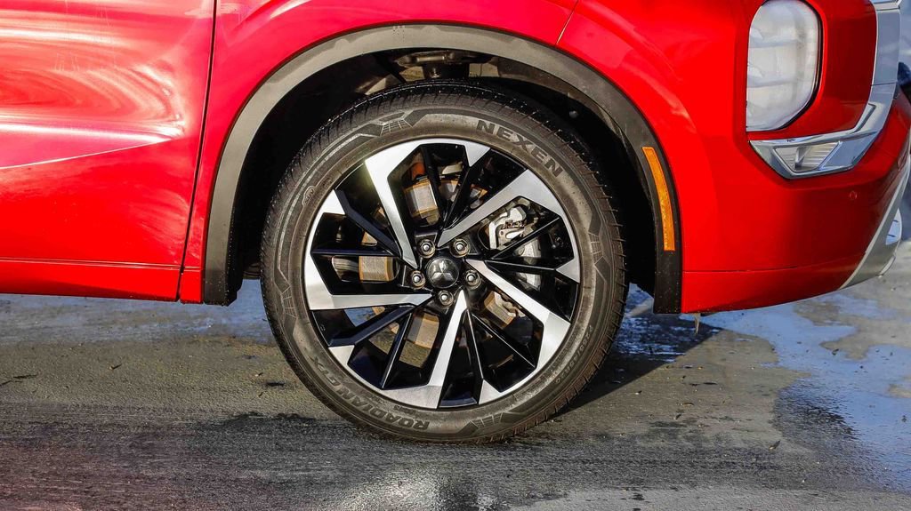 Used 2024 Mitsubishi Outlander SEL image 11