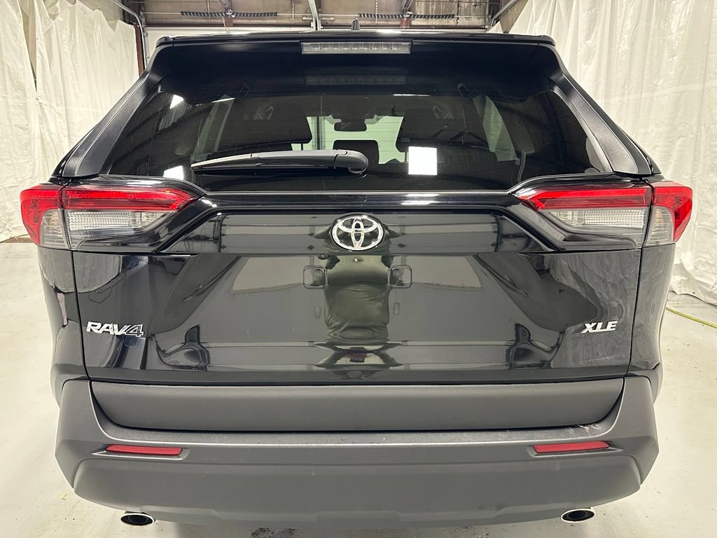 Used 2025 Toyota RAV4 XLE FWD image 6