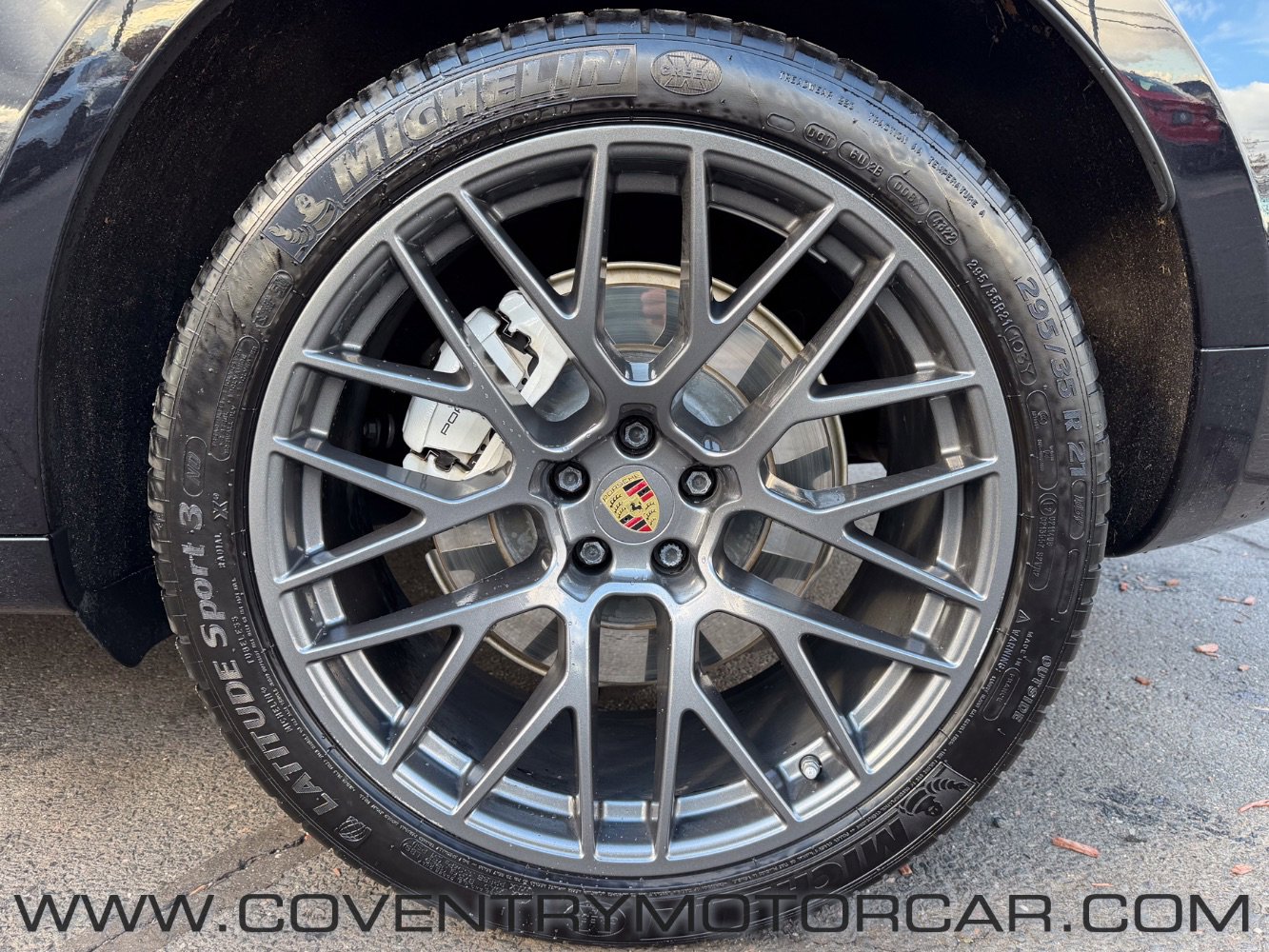 Used 2020 Porsche Macan Turbo image 10