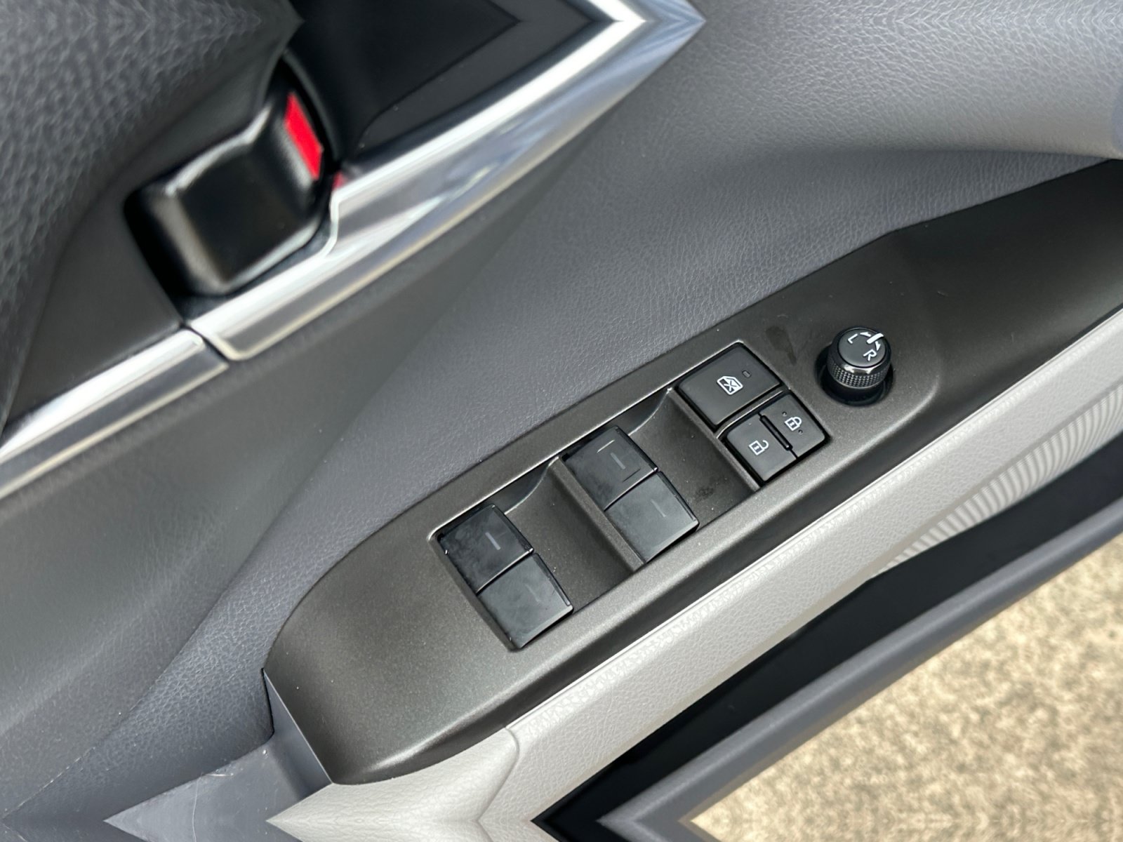 Used 2024 Toyota Camry LE w/ Convenience Package FWD image 21