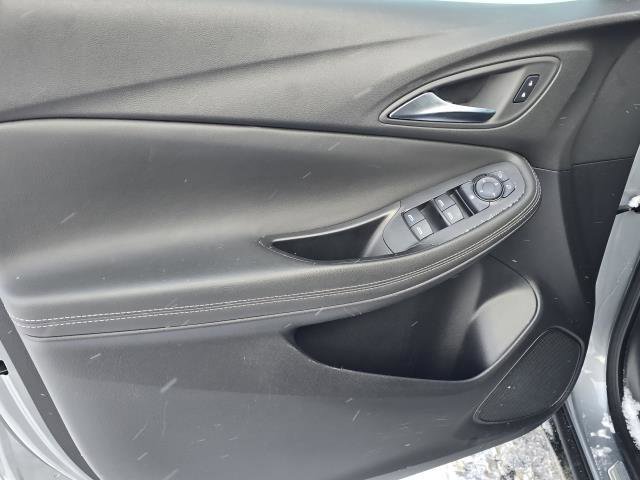 Used 2023 Buick Encore GX Preferred w/ Cold Weather Comfort Package AWD/4WD image 6