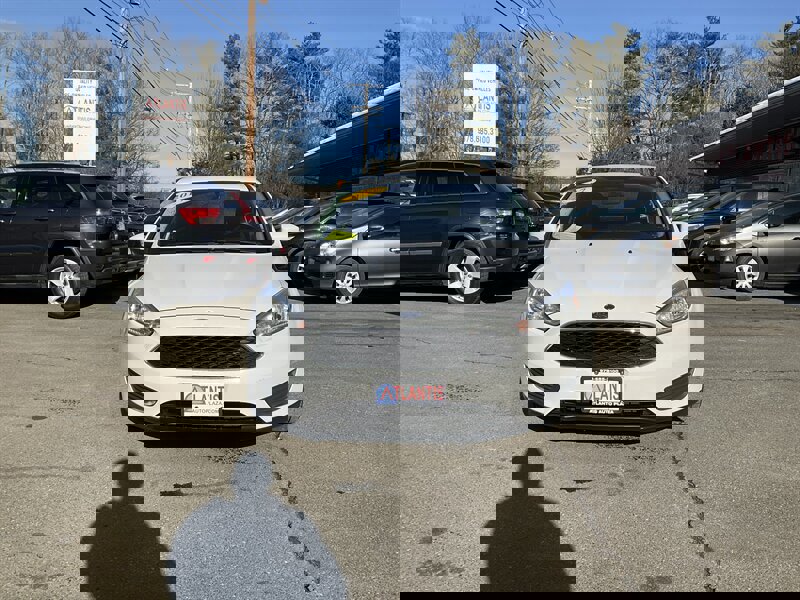 Used 2017 Ford Focus SE w/ Cold Weather Package image 2