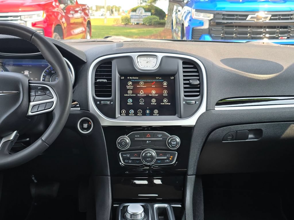 Used 2023 Chrysler 300 Touring RWD image 17