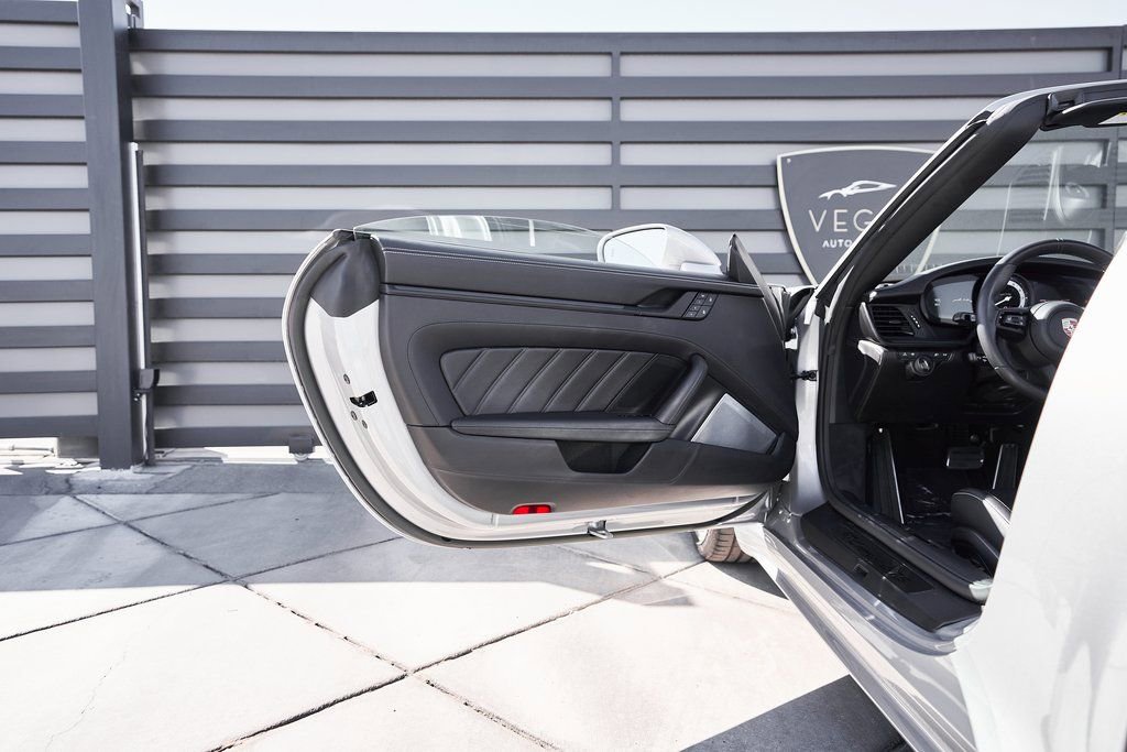 Used 2024 Porsche 911 Carrera GTS w/ Premium Package image 23