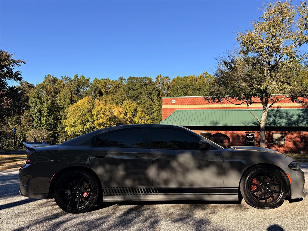 Used 2019 Dodge Charger Scat Pack RWD image 4