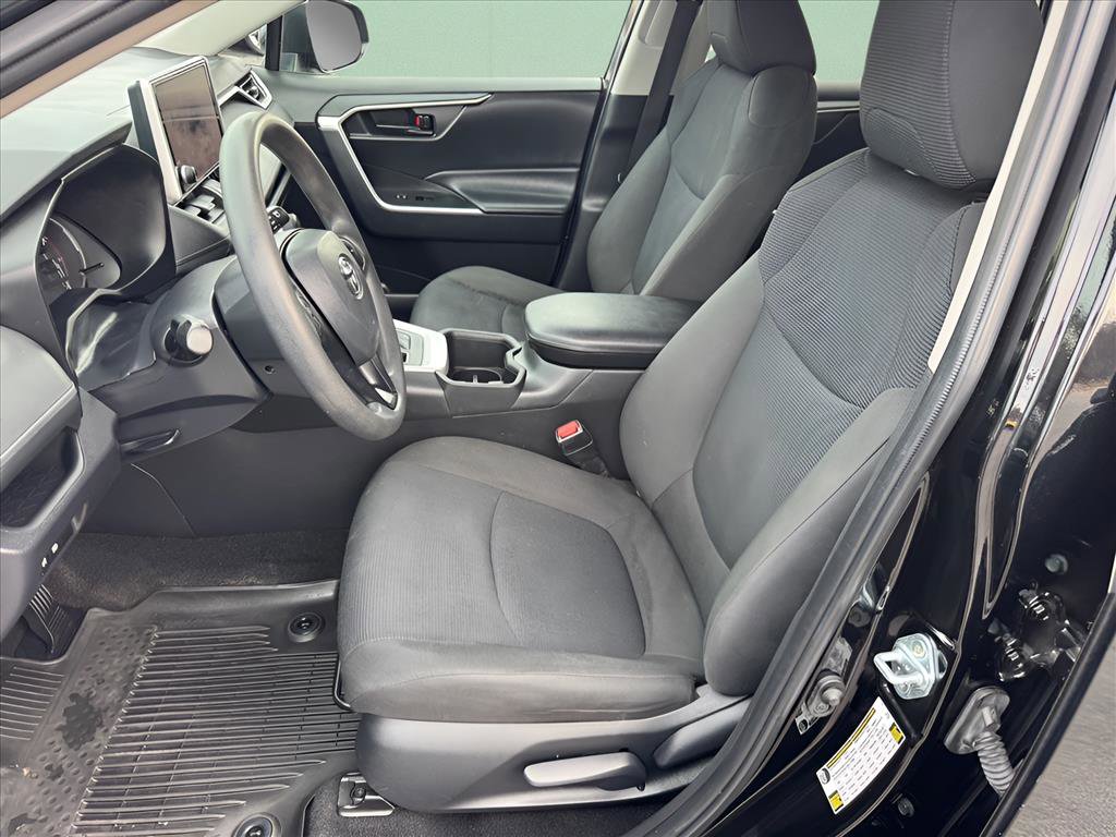 Used 2024 Toyota RAV4 LE image 5