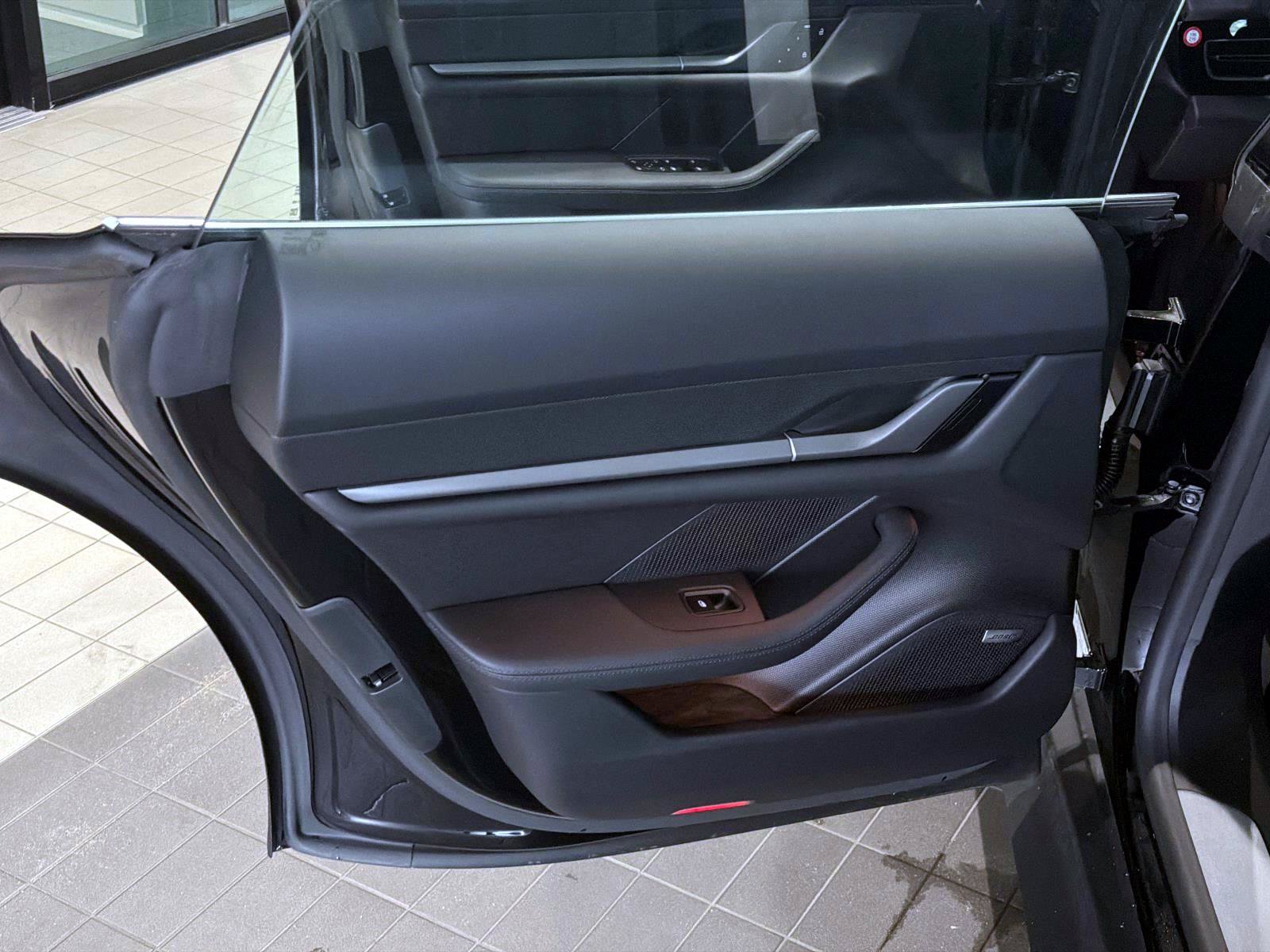 New 2026 Porsche Taycan 4S AWD/4WD image 14