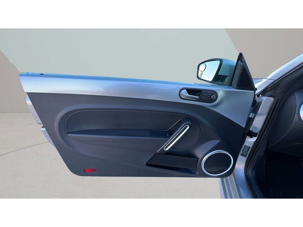 Used 2015 Volkswagen Beetle 1.8T image 25