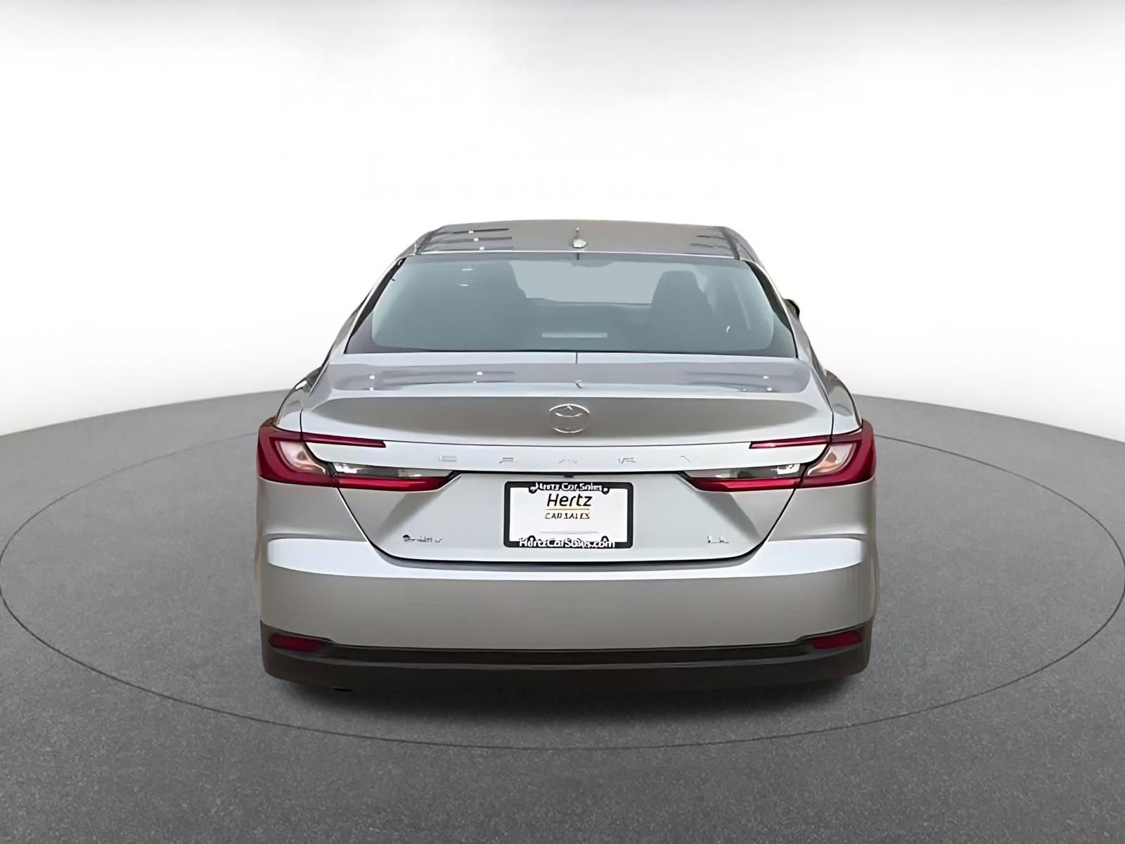 Used 2025 Toyota Camry LE image 12