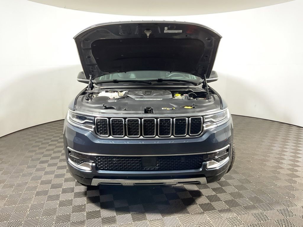 Used 2023 Jeep Wagoneer Series III w/ Preferred Equipment Group image 9