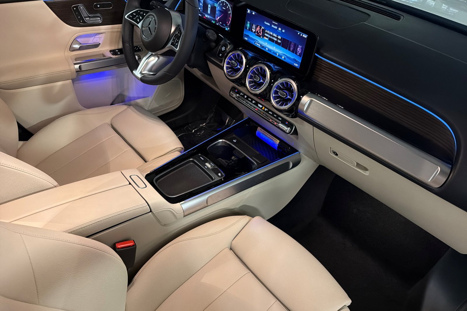 New 2026 Mercedes-Benz GLB 250 image 14