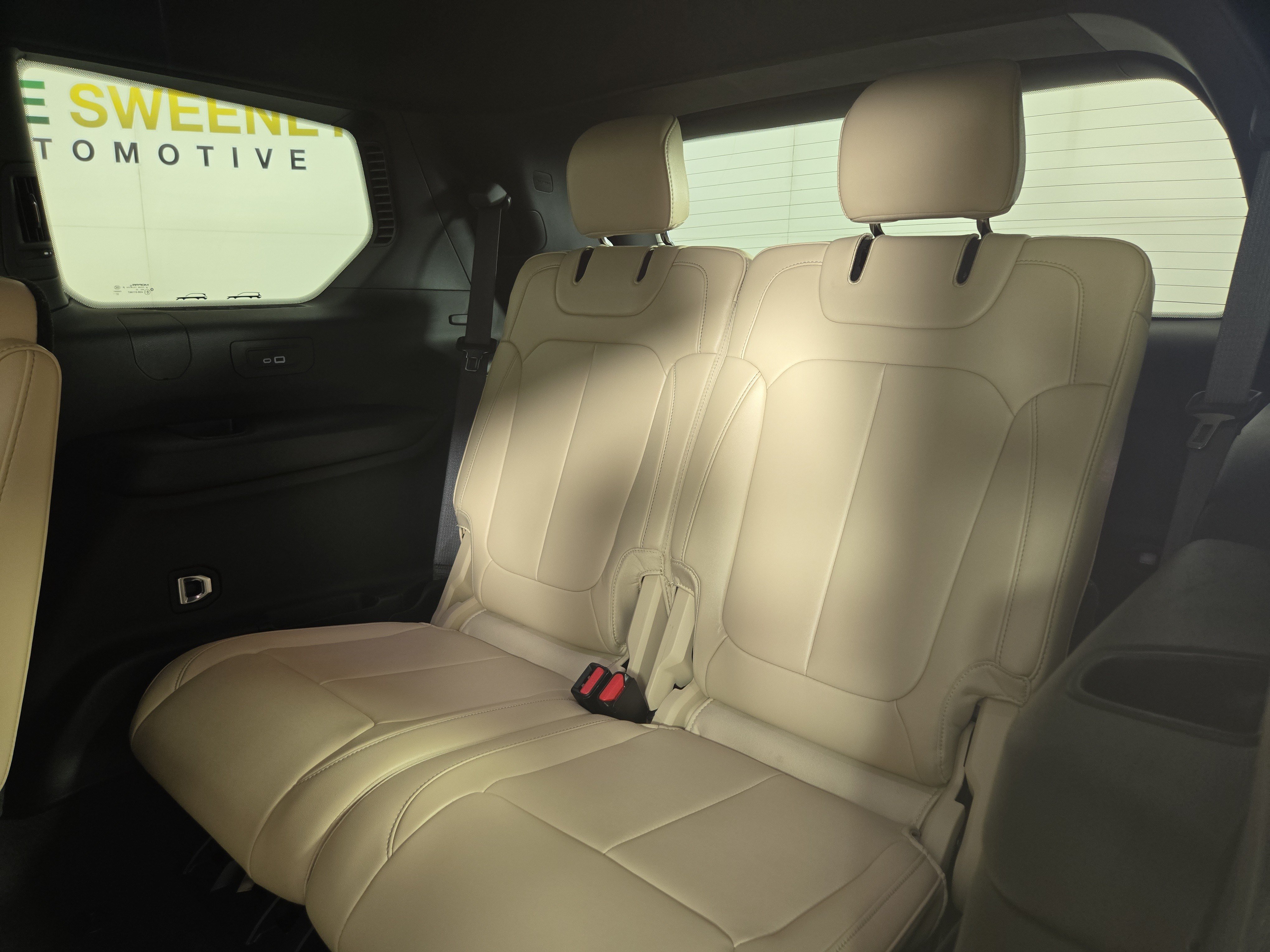 Used 2023 Jeep Grand Cherokee L Limited AWD/4WD image 13