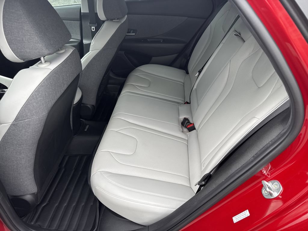 Used 2023 Hyundai Elantra Limited image 20