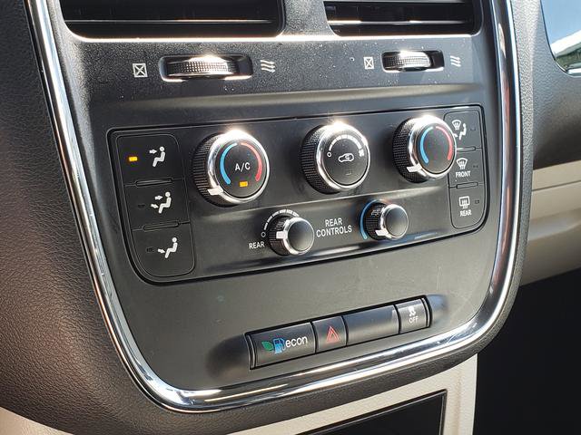 Used 2016 Dodge Grand Caravan SE image 23