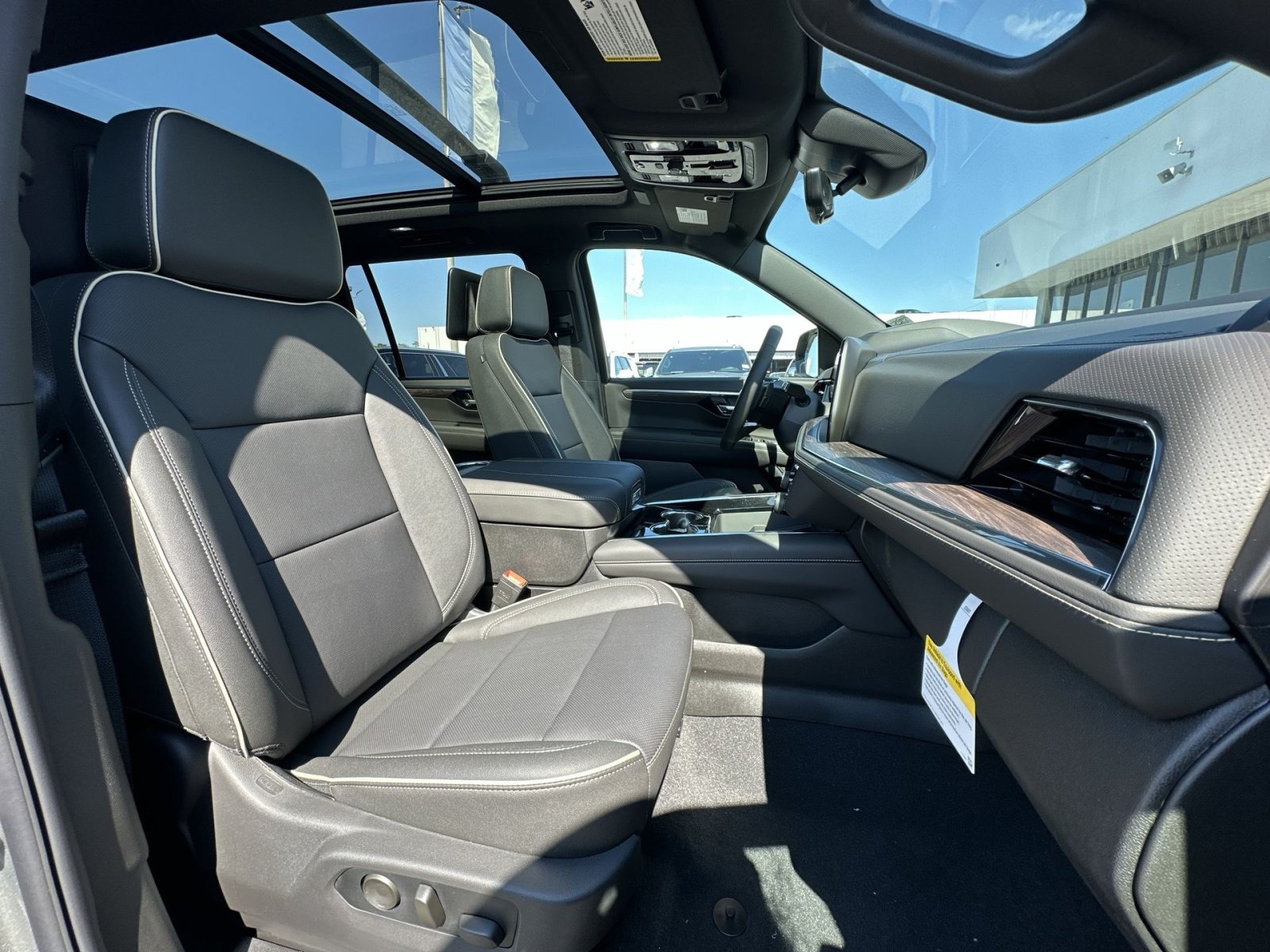 New 2026 Chevrolet Suburban Premier AWD/4WD image 28