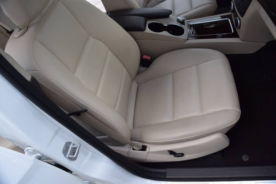 Used 2014 Mercedes-Benz GLK 250 BlueTEC 4MATIC image 49