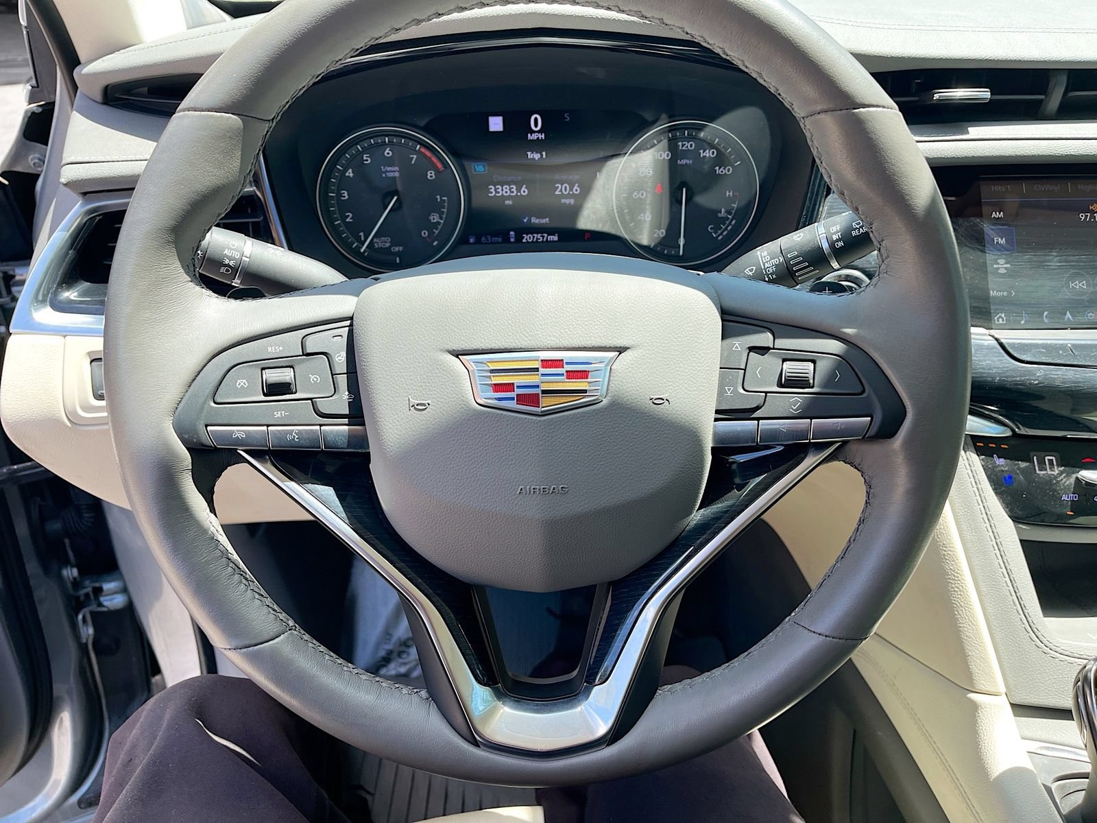 Used 2024 Cadillac XT6 Premium Luxury w/ Technology Package FWD image 11