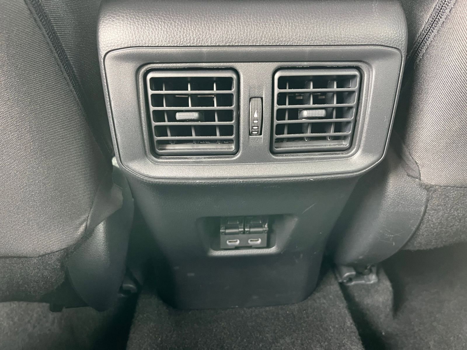 Used 2025 Toyota RAV4 XLE image 25