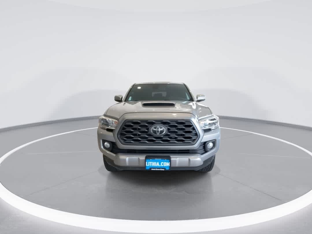 Used 2020 Toyota Tacoma TRD Sport w/ Technology Package AWD/4WD image 3