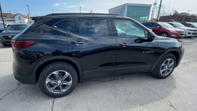 New 2025 Chevrolet Blazer LT w/ Convenience Package image 2