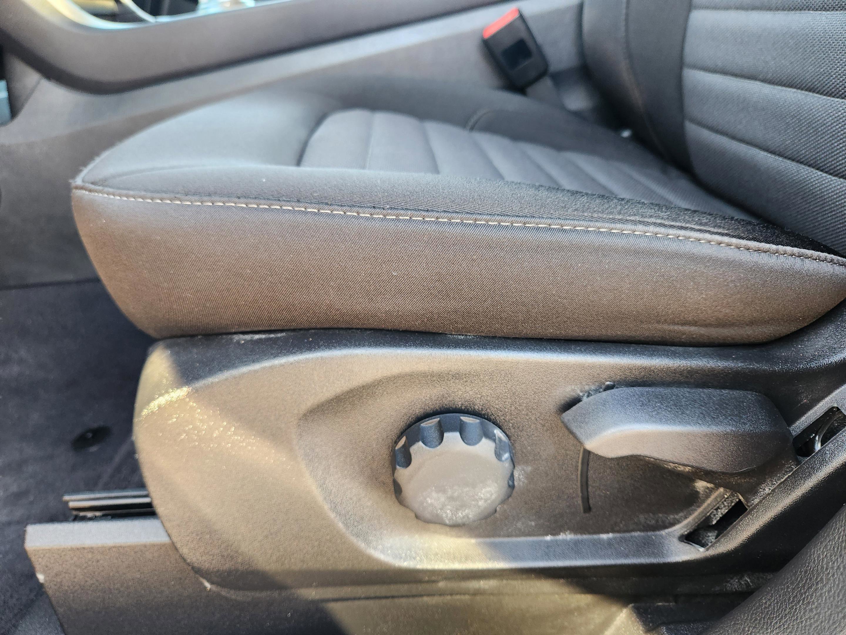 Used 2024 Ford Edge SE image 25