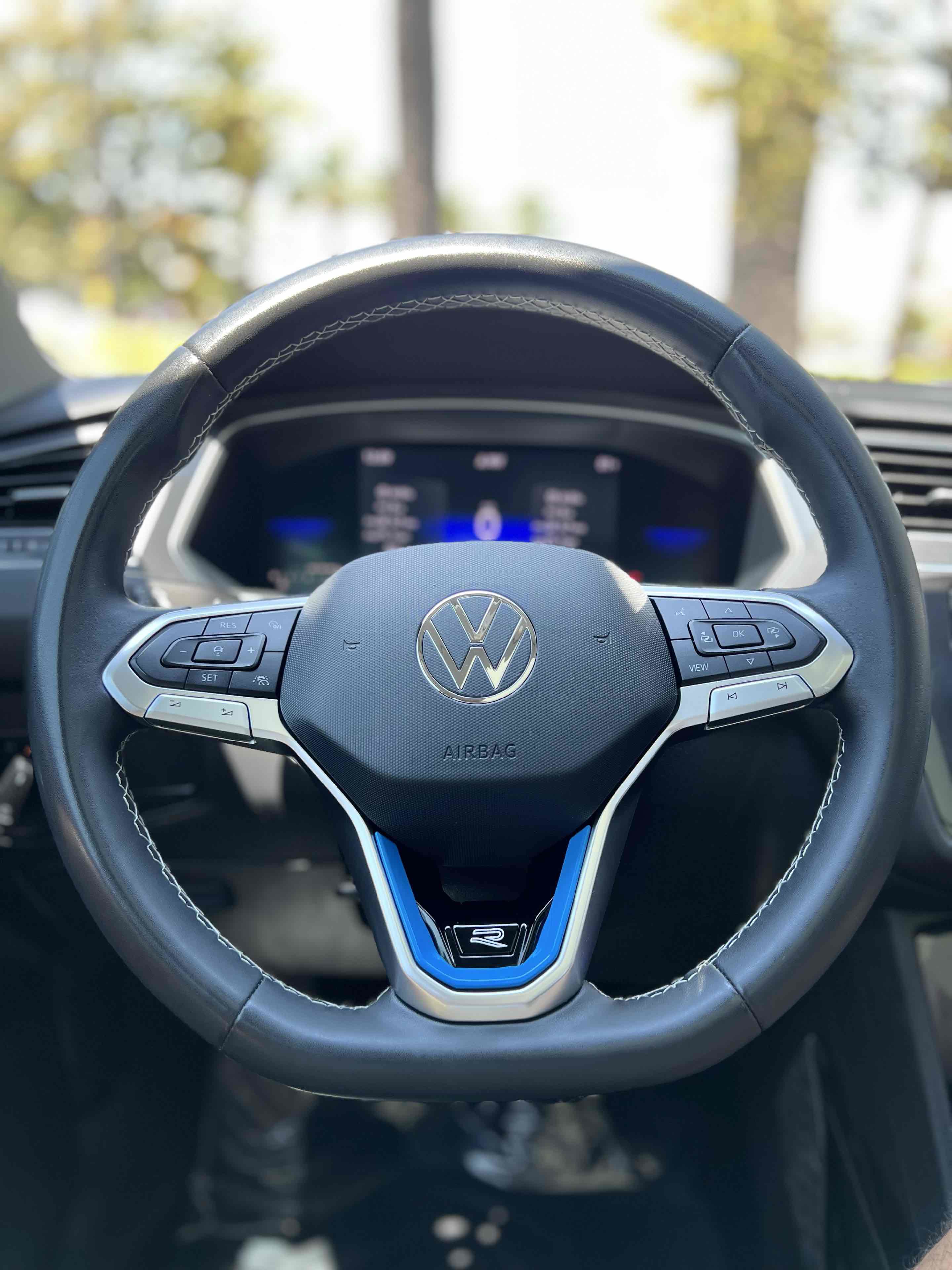 Used 2023 Volkswagen Tiguan SE w/ Panoramic Sunroof Package image 61