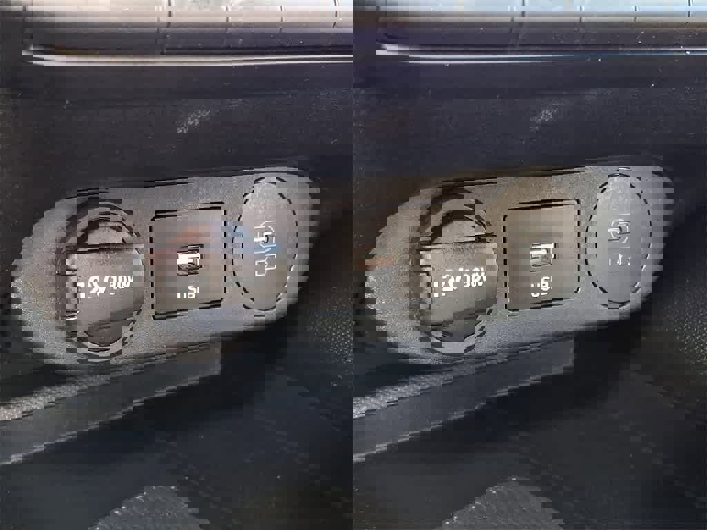 Used 2025 Hyundai Elantra Sport image 25