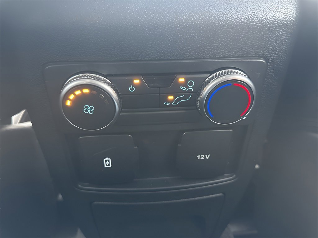 Used 2022 Ford Explorer XLT w/ Equipment Group 202A image 13