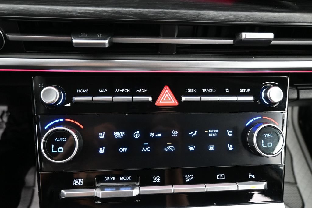 Used 2024 Hyundai Santa Fe Limited AWD/4WD image 19
