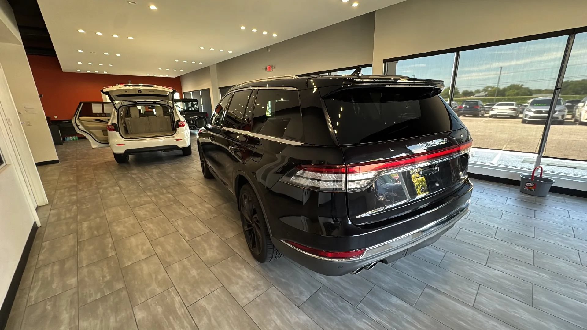 Used 2020 Lincoln Aviator Reserve w/ Equipment Group 202A AWD/4WD image 49