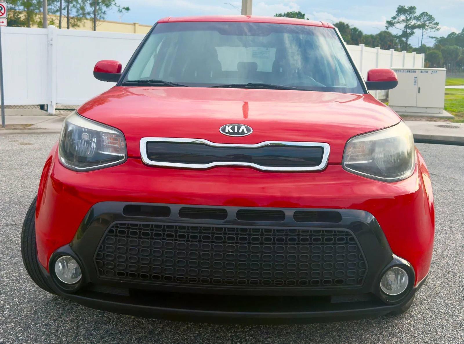 Used 2016 Kia Soul + FWD image 2